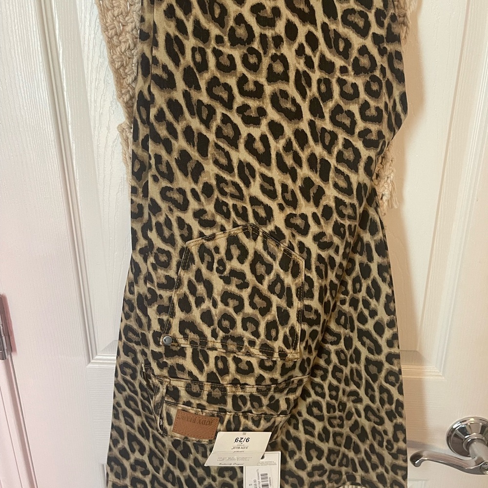NWT size 9/29 Judy Blue Leopard Bells